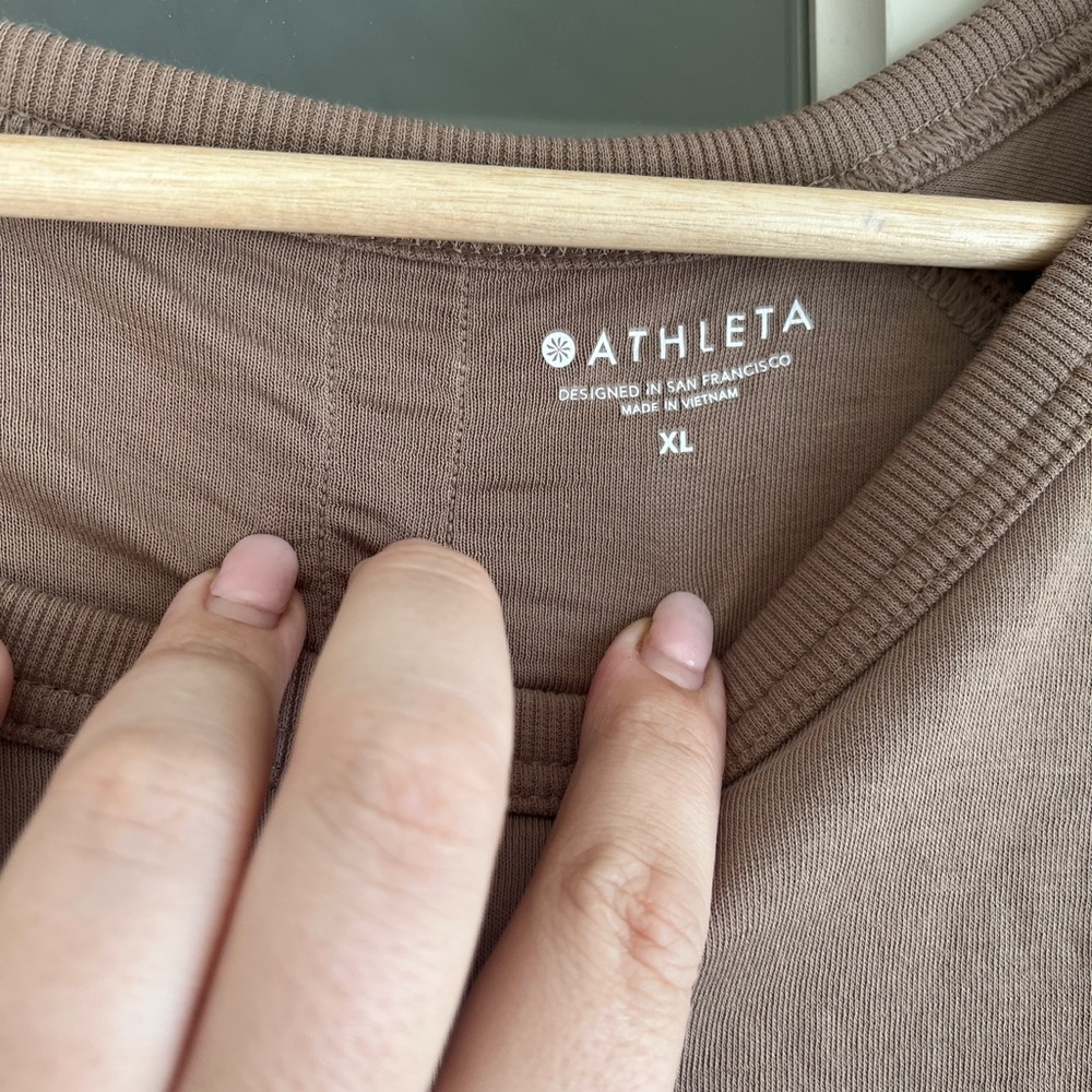 Athleta Ruched Crew - Picture 4 of 5